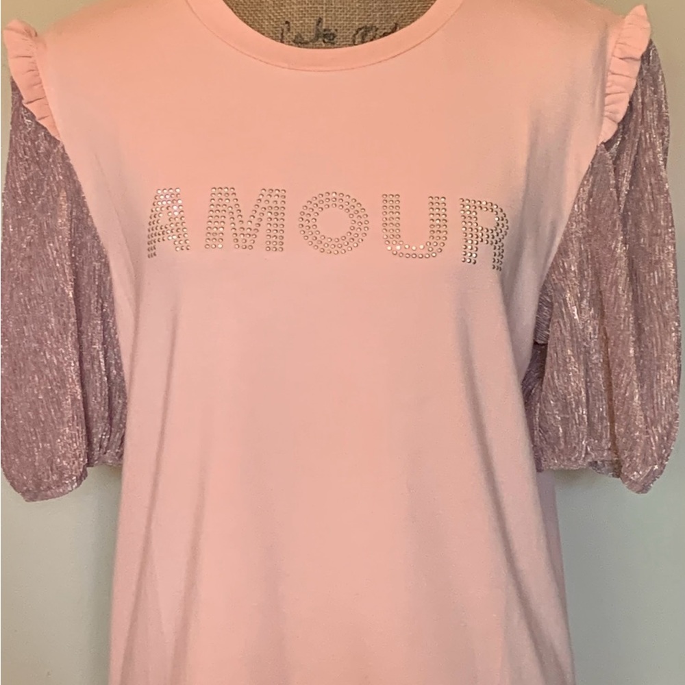 Fun pink top-New without tag! - Picture 2 of 3
